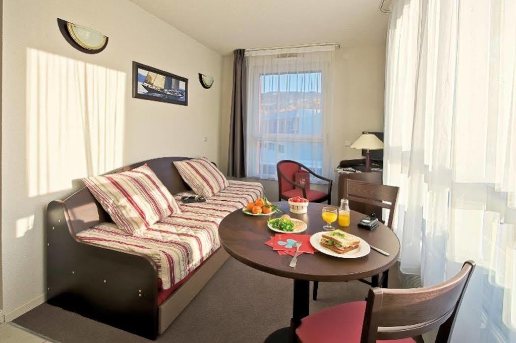 Appart Hotel Annecy Seynod Екстер'єр фото